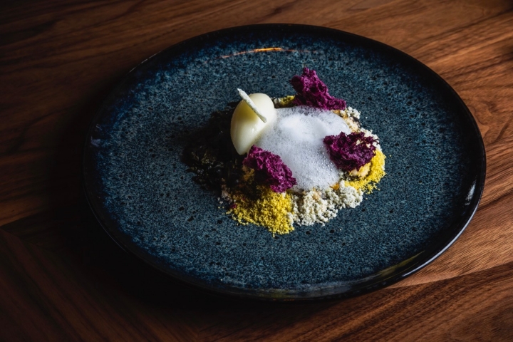 Sorbet de yuzu, algas cristalizadas e curd de citrinos. Sorbet de yuzu, algas cristalizadas e curd de citrinos.