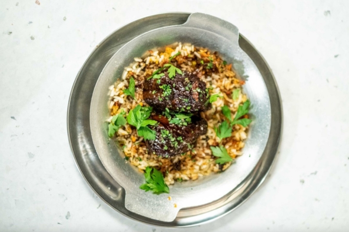 Das entranhas da terra, o cozido que virou atração turística