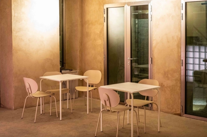 O espaço da Casa Capitão era a antiga casa do comandante da Manutenção Militar, anteriormente do Exército.