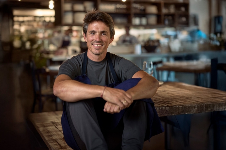 Nino Redruello é o chef por trás dos mais de 600 pratos do Fismuler Nino Redruello é o chef por trás dos mais de 600 pratos do Fismuler