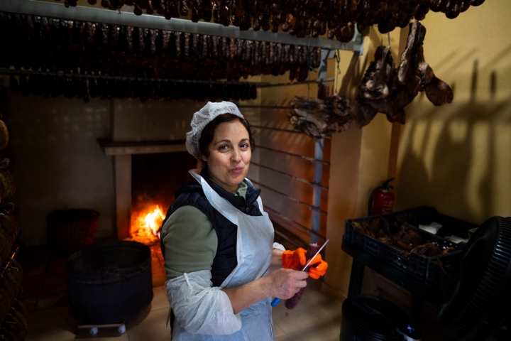 Dina Peireso, com o marido Manuel, são o casal à frente do Casa do Capador 