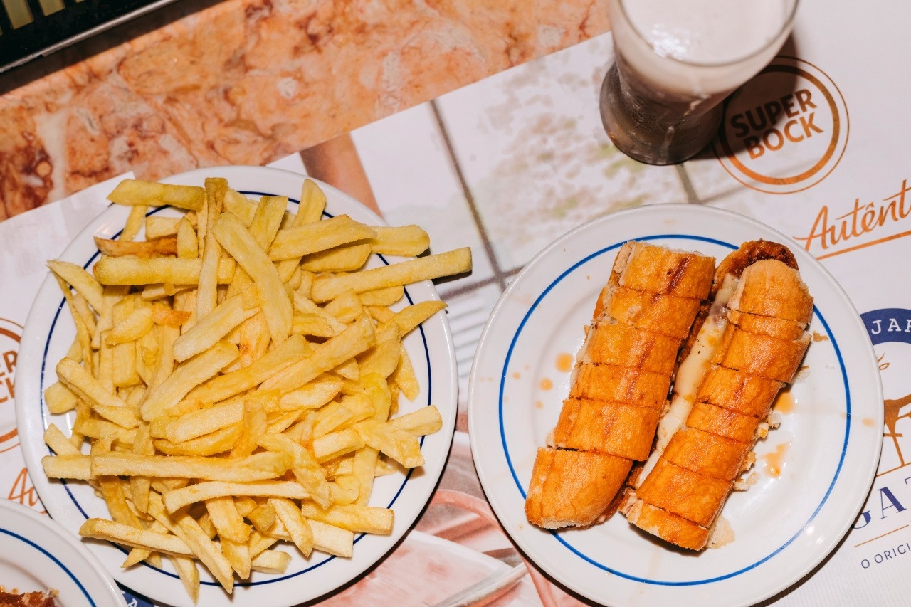 Gazela, no Porto: o restaurante dos cachorrinhos