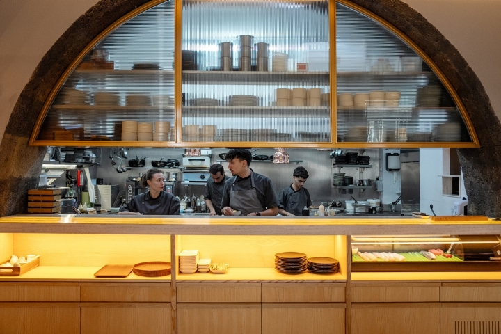 O restaurante está também aberto ao almoço com outro conceito, mais focado na comida da América do Sul O restaurante está também aberto ao almoço com outro conceito, mais focado na comida da América do Sul