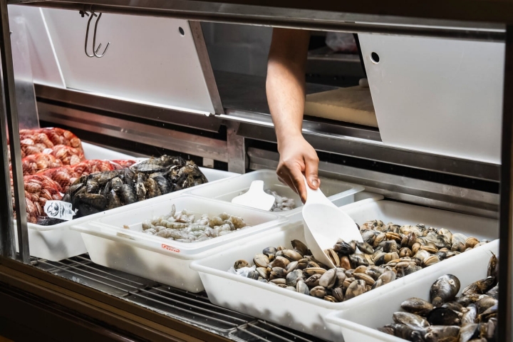 O restaurante serve prato do dia ao almoço desde a abertura   O restaurante serve prato do dia ao almoço desde a abertura