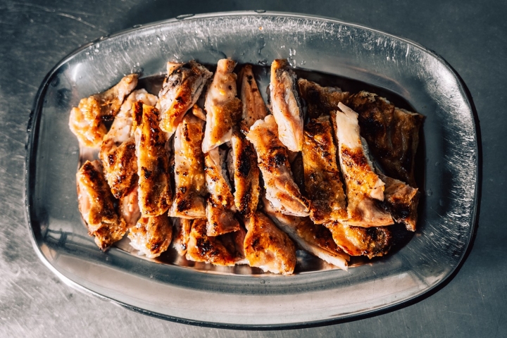 O menu é sagrado: frango grelhado O menu é sagrado: frango grelhado