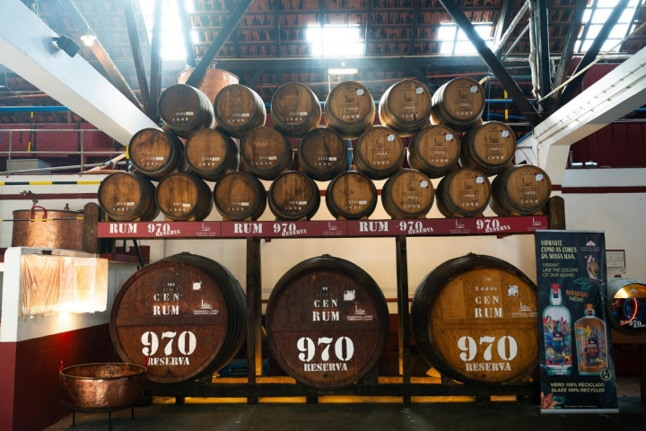 Rum envelhecido em barricas nos Engenhos do Norte Rum envelhecido em barricas nos Engenhos do Norte