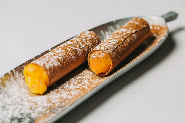 As canilhas recheadas com leite creme são um clássico do São Gião. Peça um para acompanhar o café e espreite a carta de licorosos, pensada para harmonizar as sobremesas  As canilhas recheadas com leite creme são um clássico do São Gião. Peça um para acompanhar o café e espreite a carta de licorosos, pensada para harmonizar as sobremesas
