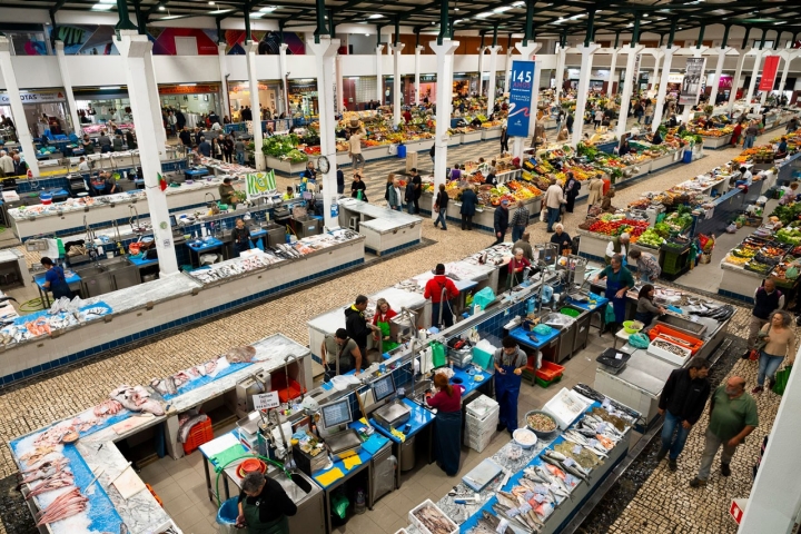 O Mercado do Livramento é um dos melhores e mais completos mercados de peixe e marisco do país.