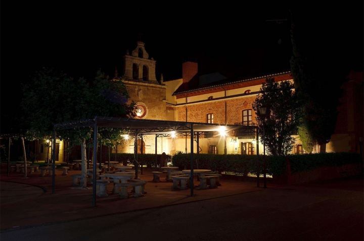 O grande objetivo desta cozinha é cruzar o passado e o presente na antiga casa senhorial dos Marqueses de los Salados O grande objetivo desta cozinha é cruzar o passado e o presente na antiga casa senhorial dos Marqueses de los Salados