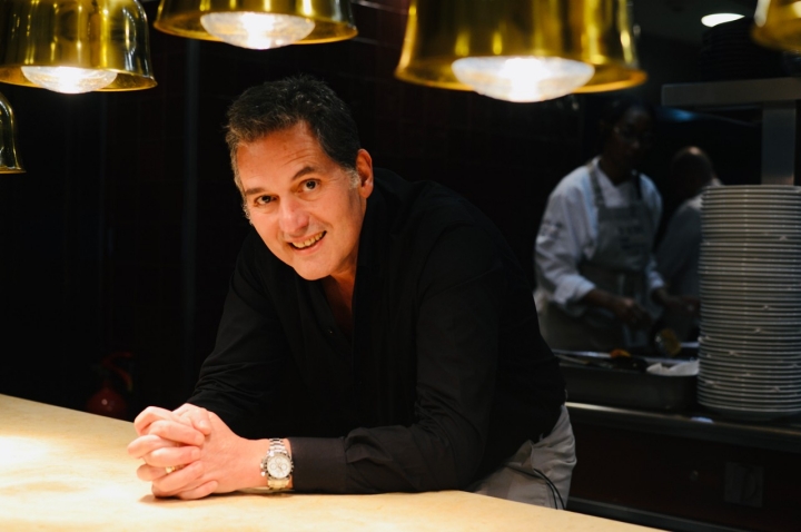 Pedro Cardoso, filho dos fundadores Evaristo e Graça, é o proprietário gestor chefe de todas as salas Pedro Cardoso, filho dos fundadores Evaristo e Graça, é o proprietário gestor chefe de todas as salas