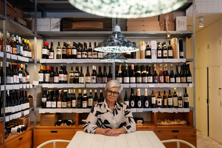 Rita Santos numa das mesas da Comida Independente Rita Santos numa das mesas da Comida Independente