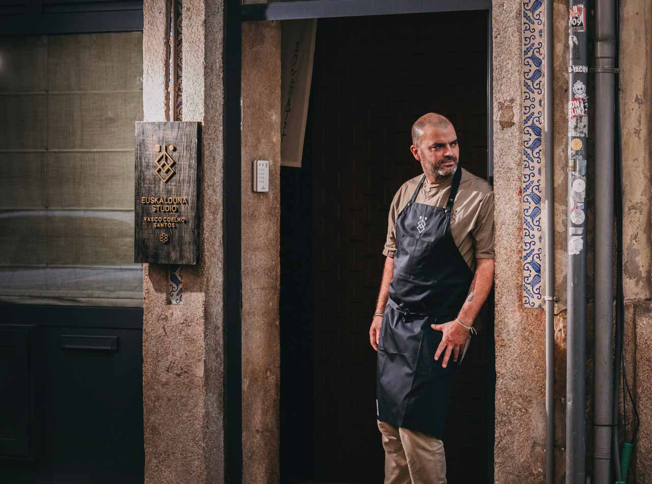 Chef do premiado Euskalduna Studio, no Porto, Vasco Coelho Santos