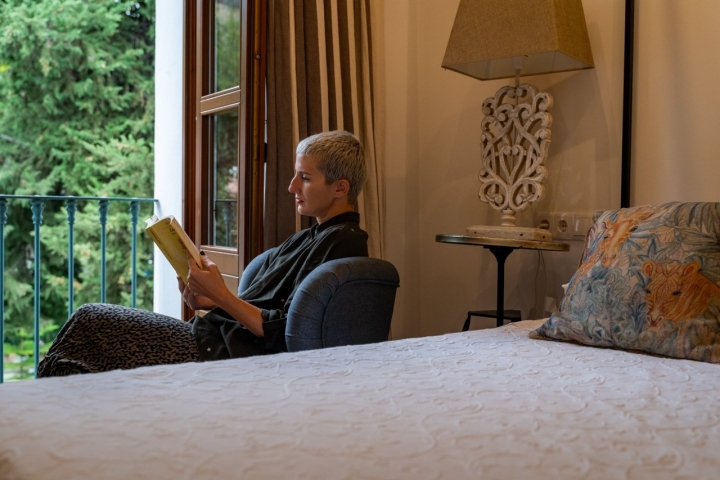 O hotel dispõe de 10 quartos confortáveis e espaçosos O hotel dispõe de 10 quartos confortáveis e espaçosos