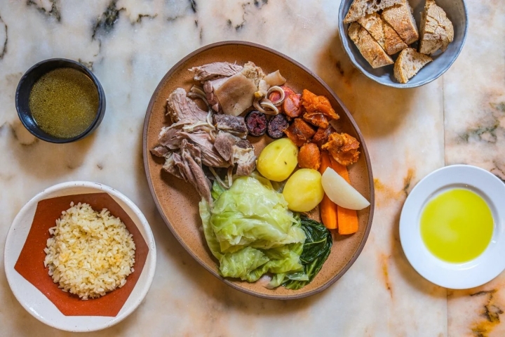 Um país, dezenas (centenas?) de cozidos: vamos apanhá-los todos