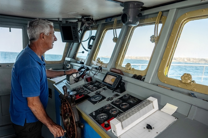 No interior do Cabo Avelar Pessoa, o navio que assegura a ligação frequente entre Peniche e as Berlengas No interior do Cabo Avelar Pessoa, o navio que assegura a ligação frequente entre Peniche e as Berlengas