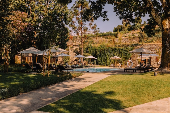 Ao fim de dois anos de obras, a Casa da Calçada renasce sem perder a mística que tinha  Ao fim de dois anos de obras, a Casa da Calçada renasce sem perder a mística que tinha