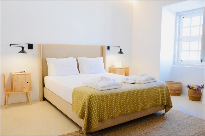 Com 12 quartos divididos por dois andares, a Casa do Gadanha é um híbrido entre casa de campo e boutique hotel Com 12 quartos divididos por dois andares, a Casa do Gadanha é um híbrido entre casa de campo e boutique hotel