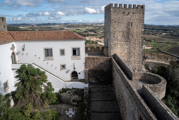 A Pousada Óbidos permite aos hóspedes dormir numa das torres de menagem do castelo