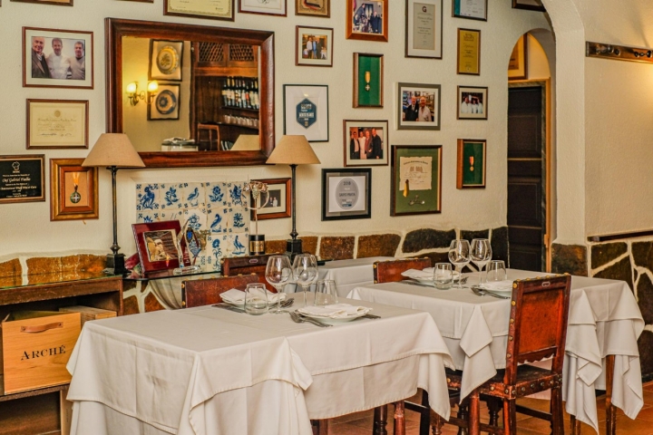 Interior del restaurante Interior del restaurante