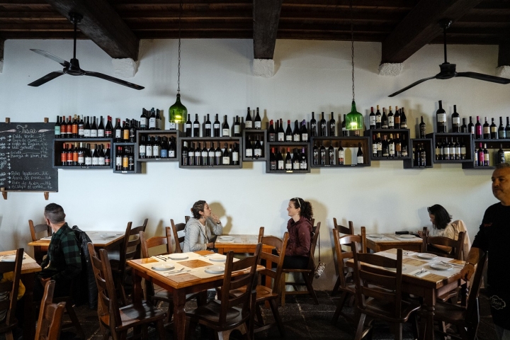 A Tasca é um dos restaurantes mais concorridos de Ponta Delgada A Tasca é um dos restaurantes mais concorridos de Ponta Delgada