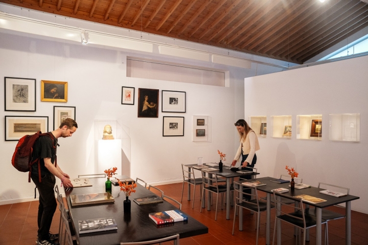 O Centro cultural da Caloura reúne a colecção privada de Tomaz Borba Vieira O Centro cultural da Caloura reúne a colecção privada de Tomaz Borba Vieira