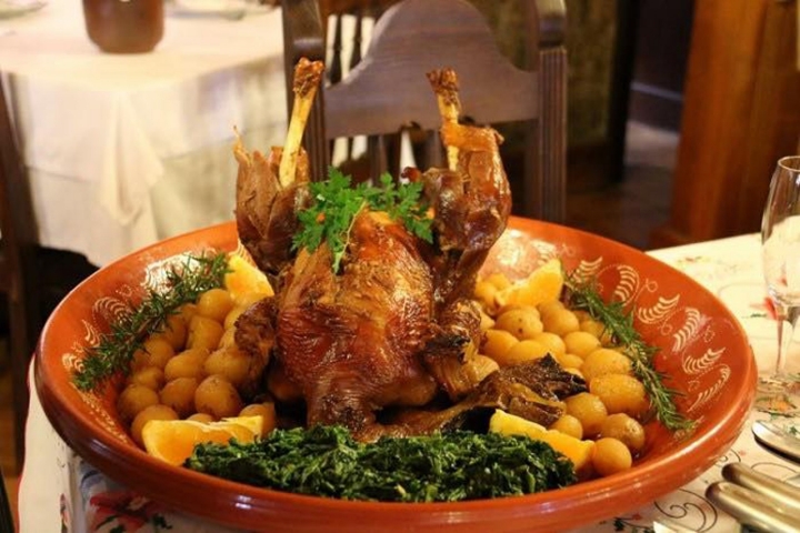 Pratos feitos no fogão a lenha Pratos feitos no fogão a lenha