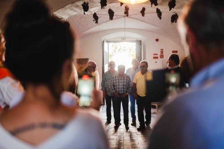 Os visitantes podem marcar as visitas ou simplesmente bater à porta dos produtores Os visitantes podem marcar as visitas ou simplesmente bater à porta dos produtores