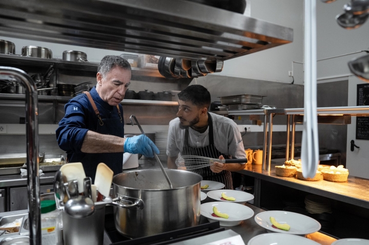 O próximo evento com Vítor Sobral acontecerá de 9 a 13 de Setembro e será um barbecue. Em Novembro, há uma “comfort food experience”. O próximo evento com Vítor Sobral acontecerá de 9 a 13 de Setembro e será um barbecue. Em Novembro, há uma “comfort food experience”.