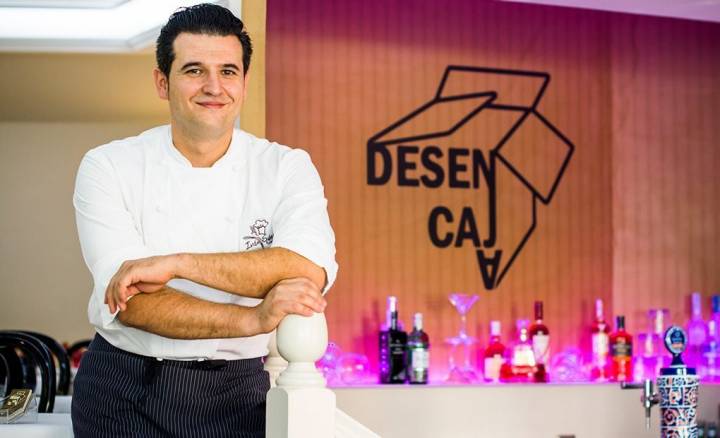 Iván Sáez, posa en el restaurante Desencaja