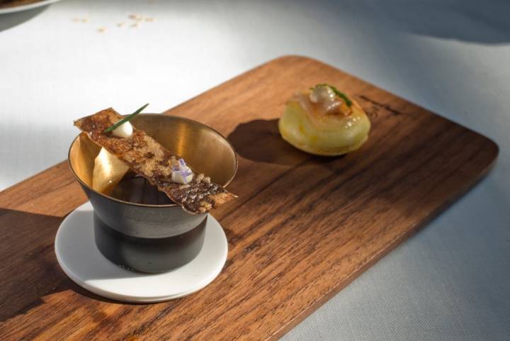 Bao castellano, sopa de cocido y tosta de morcilla, del restaurante Cenador de Amós.