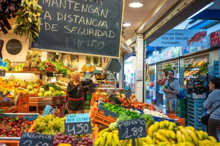 El campo mallorquín: puesto en el mercado del barrio de Pere Garau