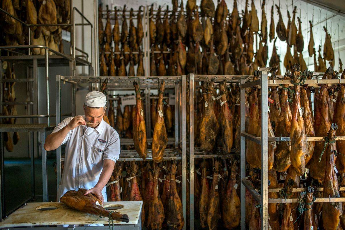 Embutidos fermin
La Alberca. Salamanca.
Bodega de curación de jamones
