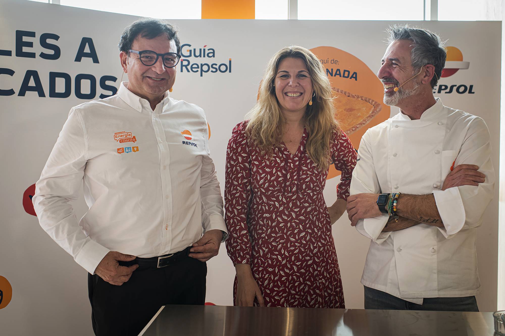 Marcelo Pisani, director de red de gestión directa de Repsol; María Ritter, directora de Guía Repsol; y Pepe Solla ('Casa Solla', 3 Soles Guía Repsol). Foto: Sofía Moro
