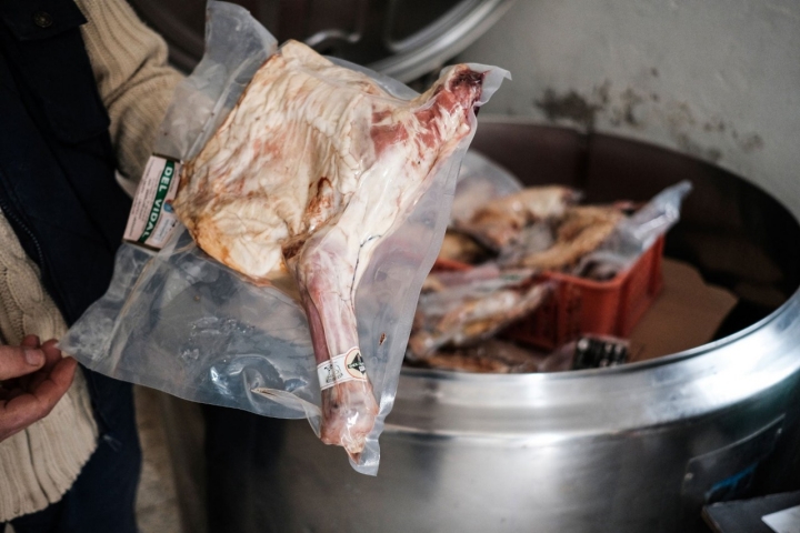 El lechazo preasado envasado al vacío facilita la preparación del plato.