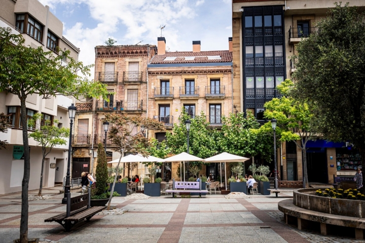 La terraza ocupa parte de la plaza del Olivo La terraza ocupa parte de la plaza del Olivo