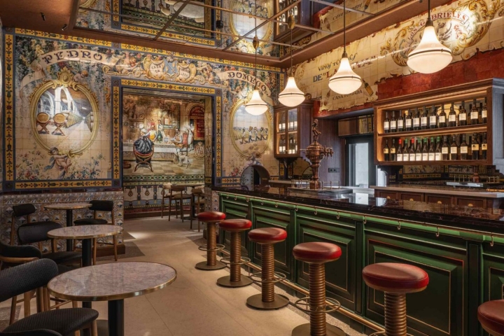 Los Gabrieles, la taberna más bonita de Madrid, reabre sus puertas.