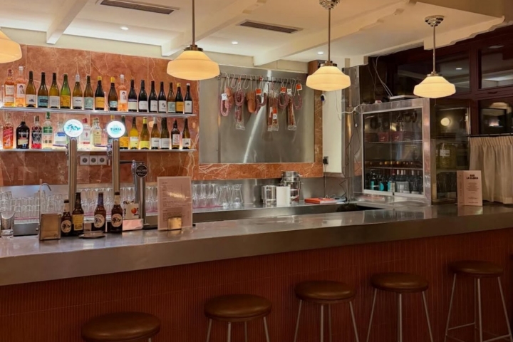 Bar 'La Gloria’, una alegría en el barrio.