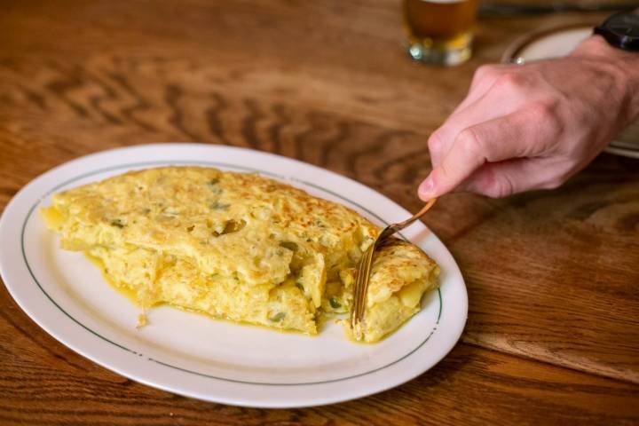 La tortilla de patata aquí es estilo Lesaka.