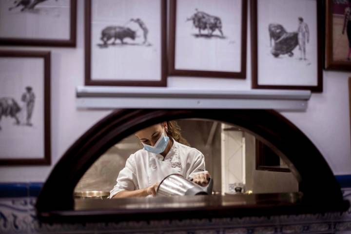 En esta bodega sirven tapas tradicionales pero también se atreven con algunas más creativas.