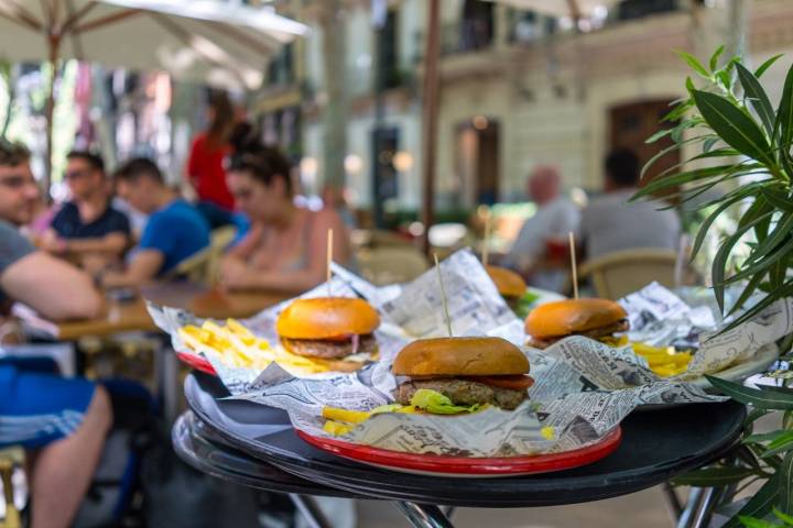 terraza burguer lab paseo borne