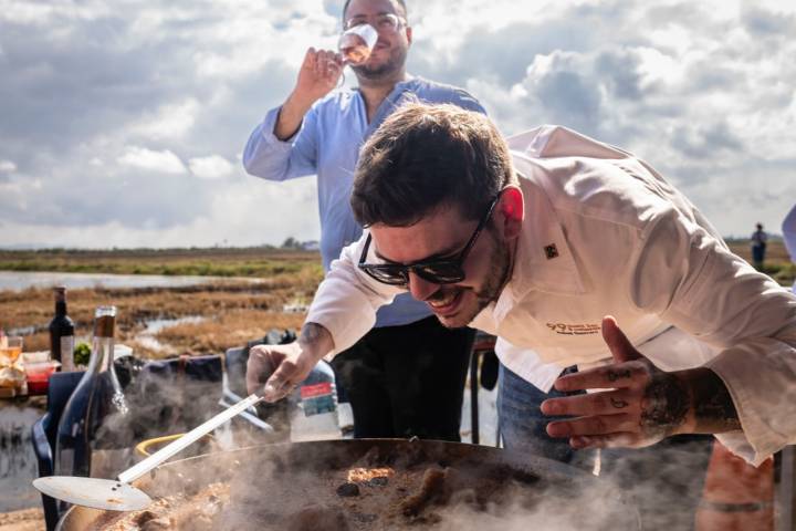 Más de 50 arroces se cocinaron en la Albufera al mismo tiempo.