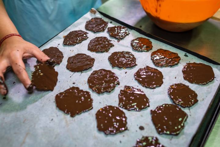 Conraditos de chocolate, miel y almendras