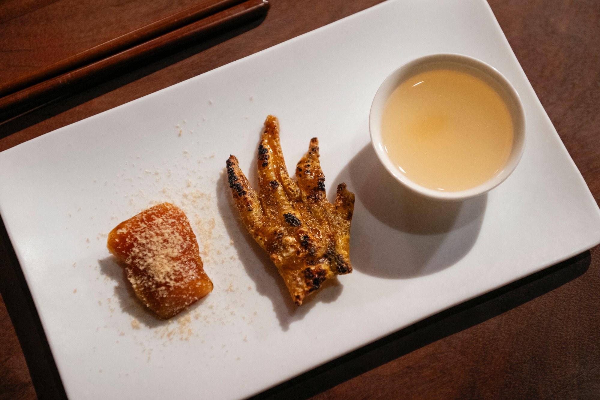 "Nuestra versión del yakitori", uno de los platos de la carta del Dos Palillos