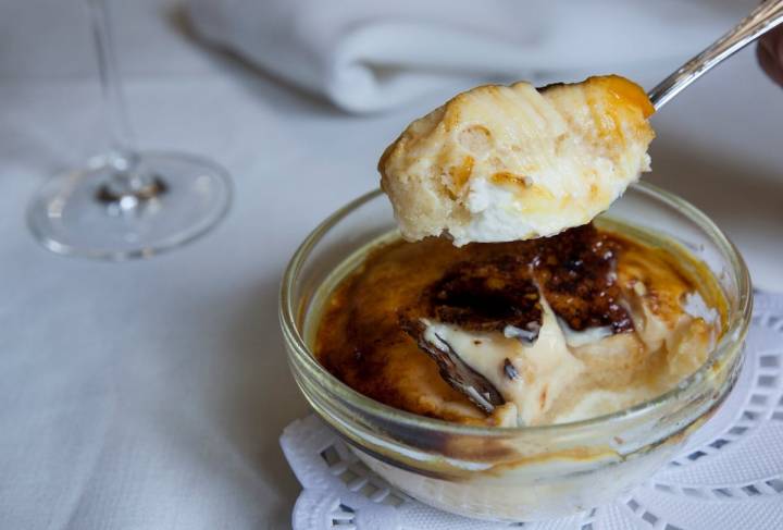 El delicado postre goxua, con tres capas: nata, bizcocho y crema