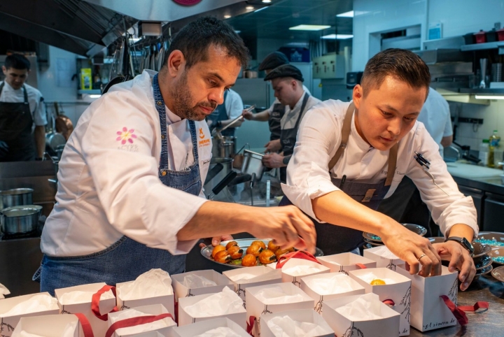 Juan Carlos y Uson, mano a mano en la cocina.