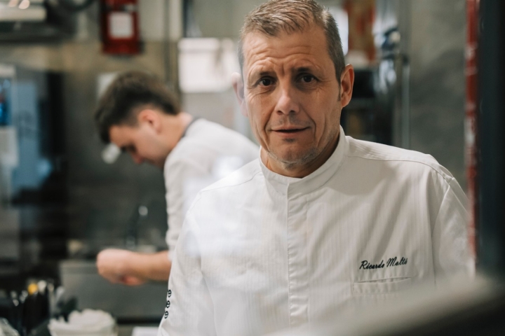 Ricardo Moltó en la cocina de Erre que Erre
