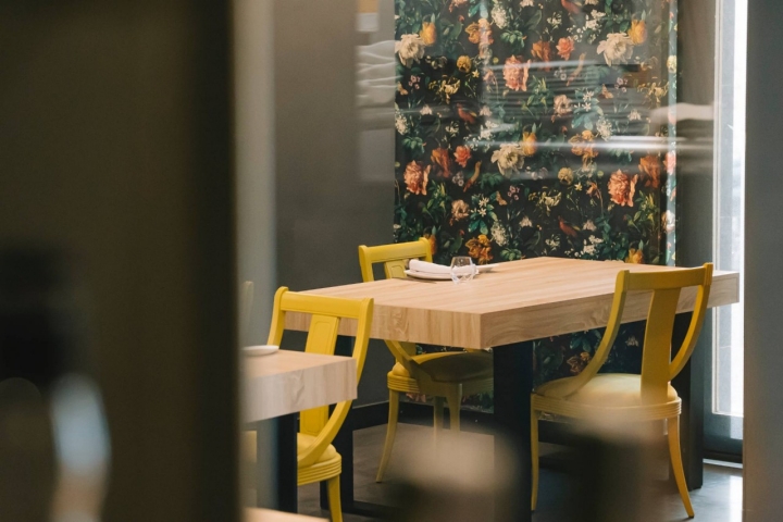 Una de las mesas del restaurante Erre que Erre en Ibi