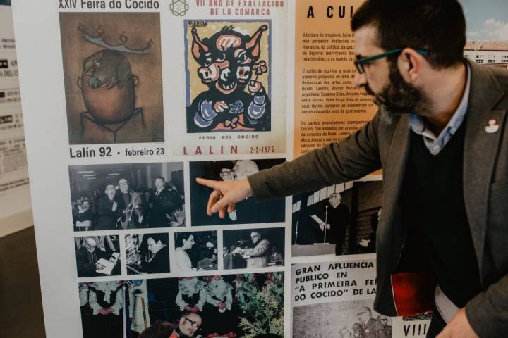 Carteles de la Feria del Cocido que arranca en Lalín en breve y que cumple medio siglo de existencia.