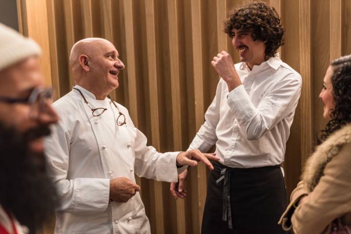 Toño Pérez y Alberto Pacheco, compartiendo risas.