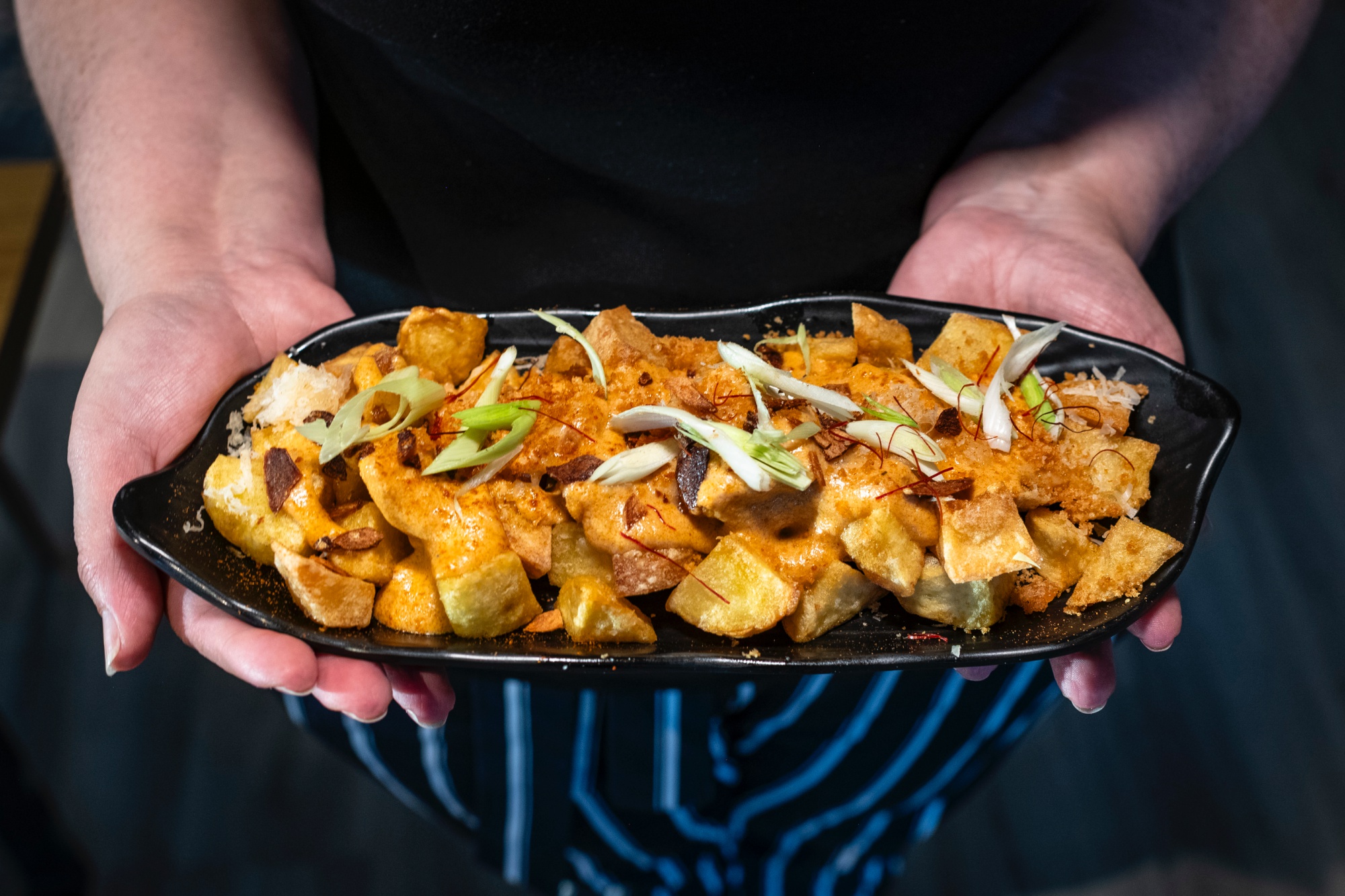 Patatas con almogrote manchego "bravo"